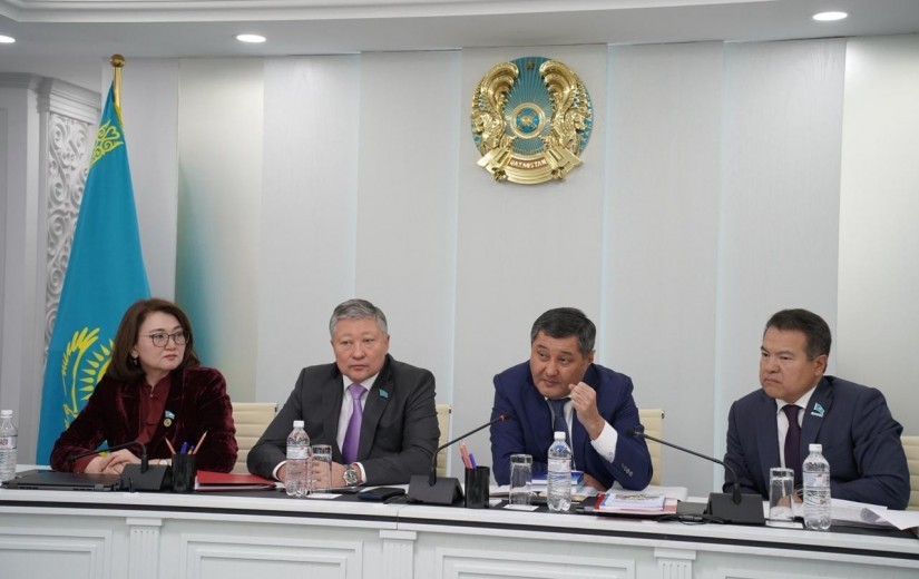 Встреча депутатов маслихата с магистрантами «Nazarbayev Universiti»