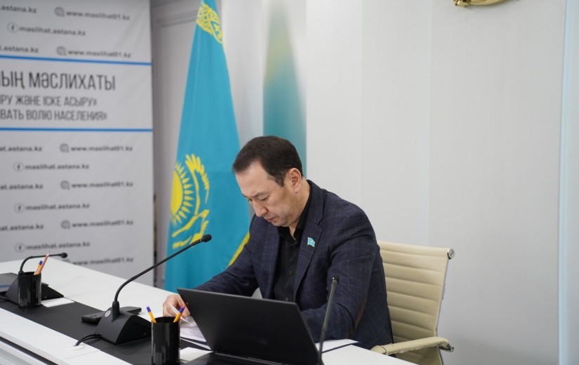 Мәслихаттың заңдылық, құқықтық тәртіп және жұртшылықпен жұмыс мәселелері жөніндегі тұрақты комиссиясының отырысы