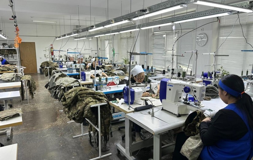 Астана қалалық мәслихатының депутаттары жеңіл өнеркәсіп саласында жұмыс істейтін қаланың өндірістік кәсіпорындарының бірі «DANMARD»ЖШС барды