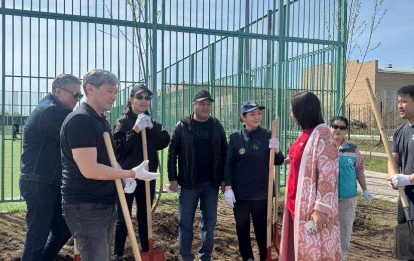 Мәслихат депутаттары «Үркер» тұрғын алабында сенбілік өткізді