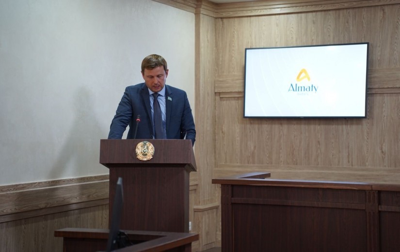 Депутаты начали заслушивание отчётов акимов районов