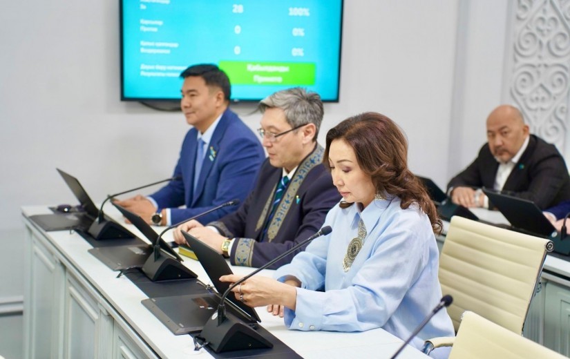 Астана мәслихатының депутаттары елорданың тұрғын алаптарын дамытуды талқылады