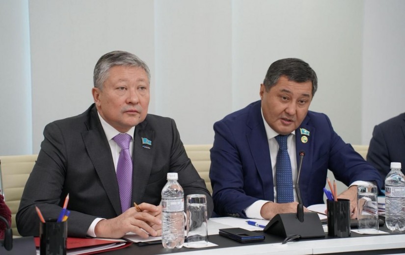 Встреча депутатов маслихата с магистрантами «Nazarbayev Universiti»